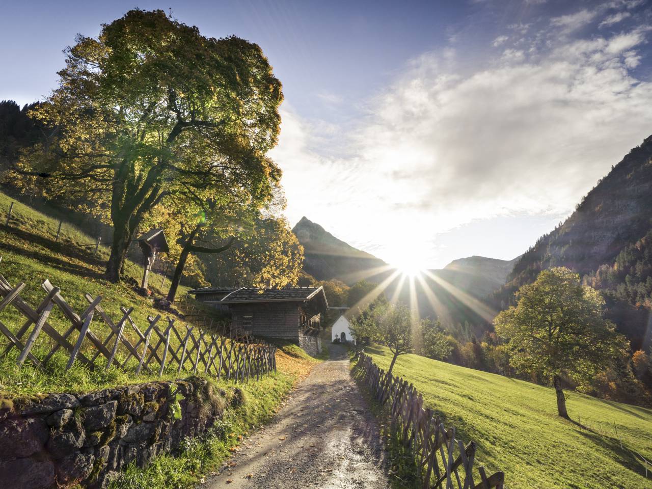 Sonnenstrahlen Wanderweg Oberstdorf Allgäu