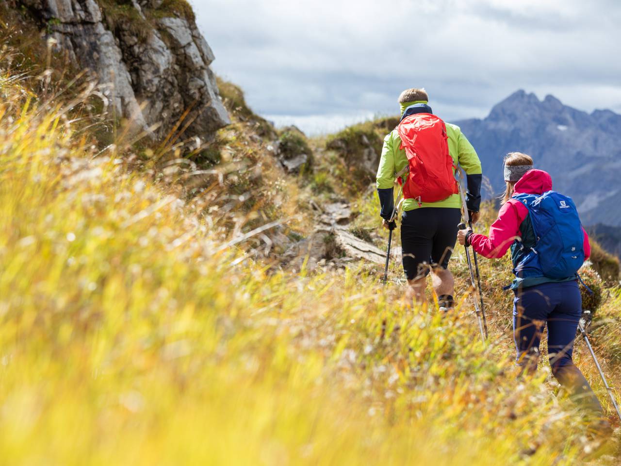 Bergtour Wanderer auf dem Weg zu Laufbacher Eck