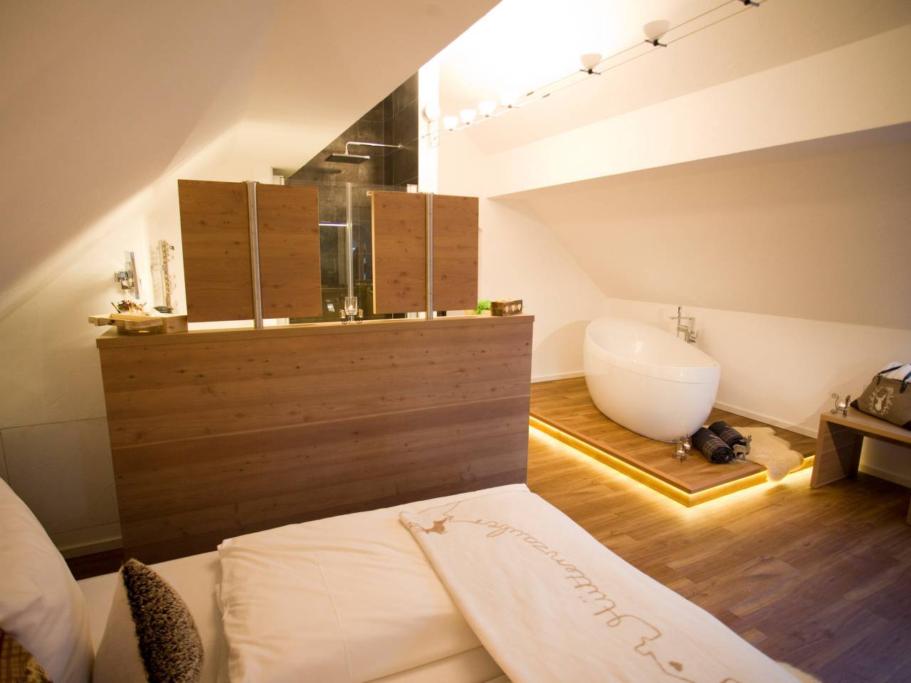 Offene Suite mit Whilwanne Deluxe Suite