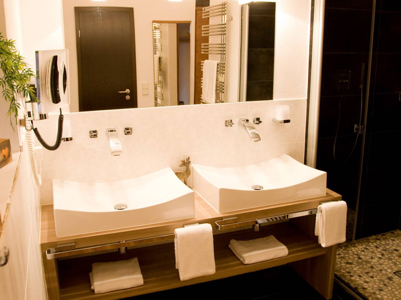 Gipfel Deluxe Suite Badezimmer Waschbecken