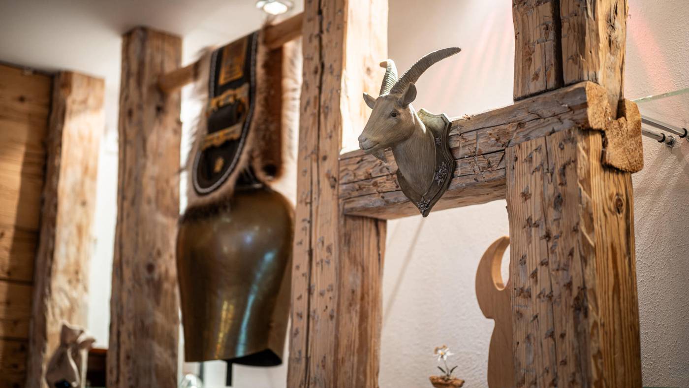 Kuhglocke Altholzbalken