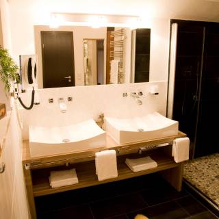 Gipfel Deluxe Suite Badezimmer Waschbecken