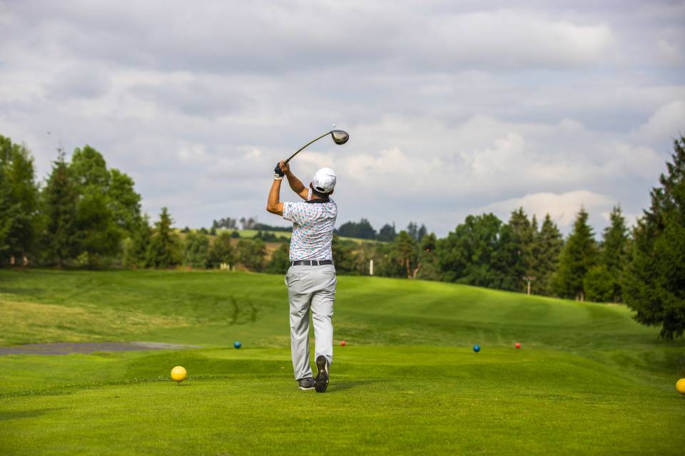 Golfspieler auf Golfplatz Allgäu Oberstdorf