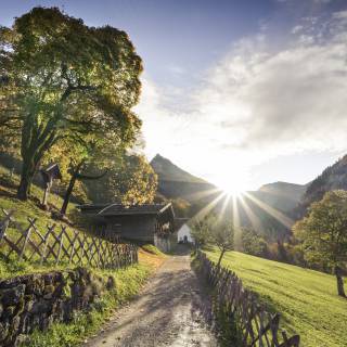 Sonnenstrahlen Wanderweg Oberstdorf Allgäu