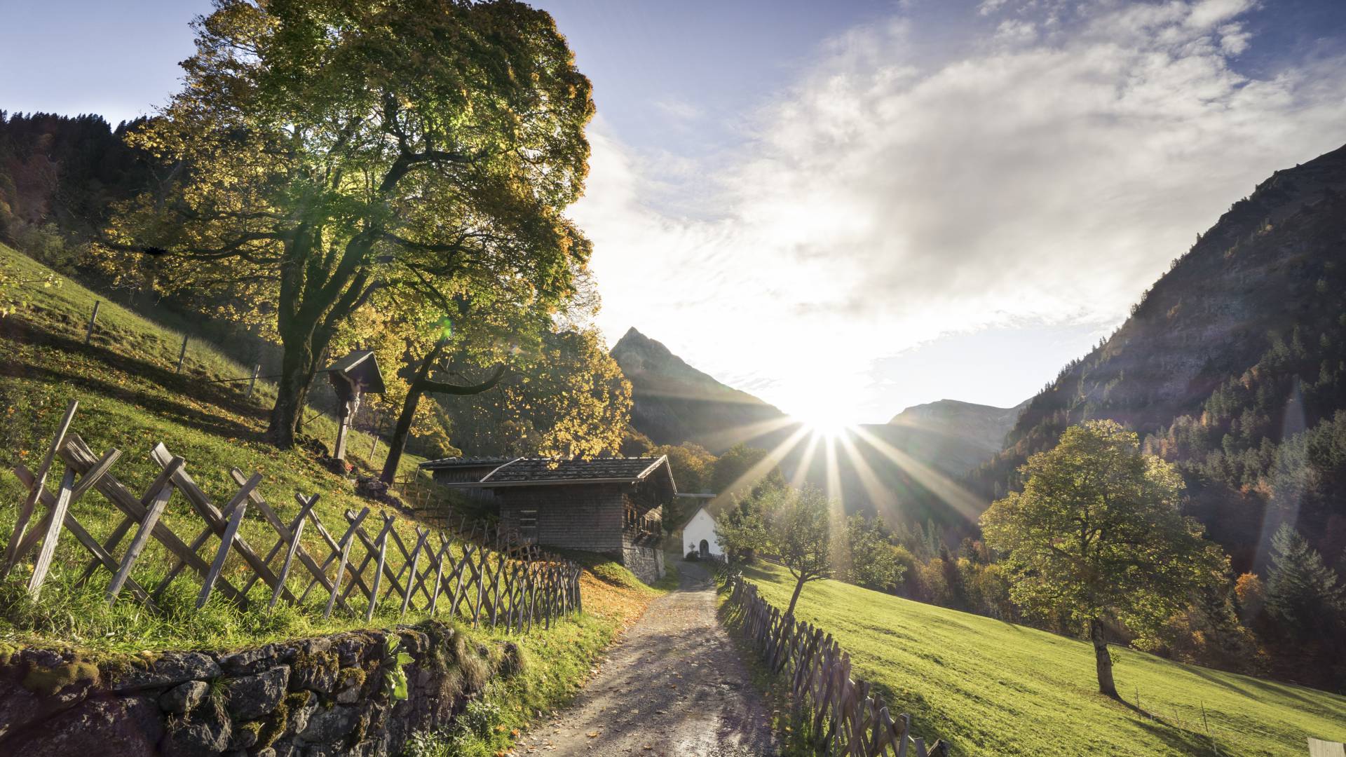 Sonnenstrahlen Wanderweg Oberstdorf Allgäu